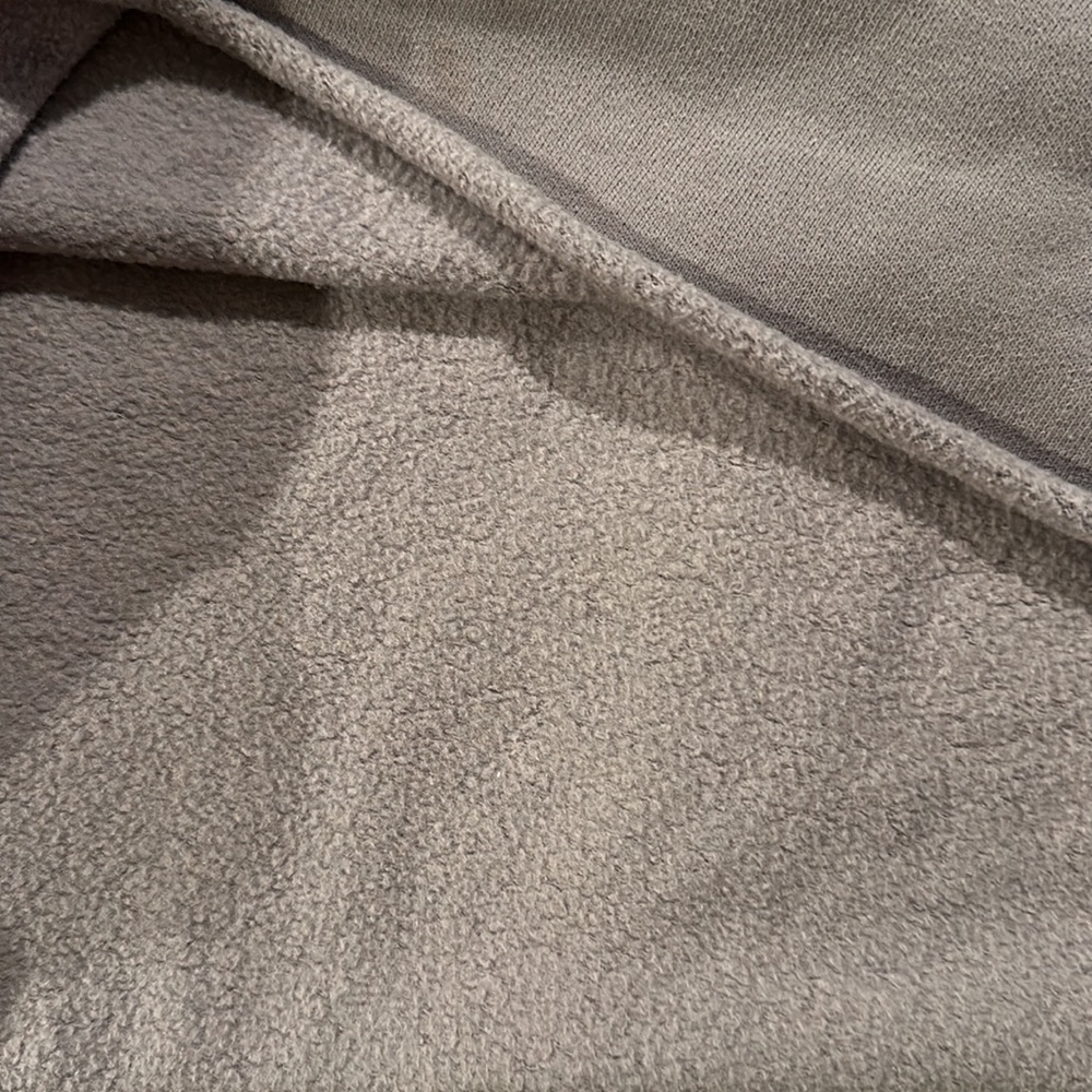 Hollister Crop Sweater || size M || - Picture 4 of 4